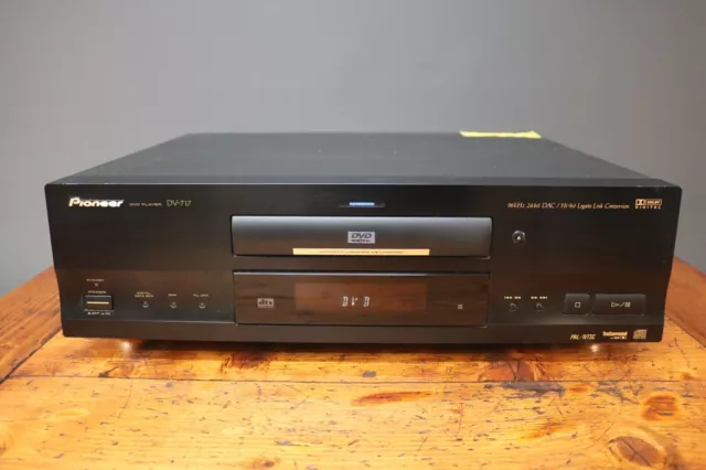 Pioneer DV-717 DVD CD Player High End Audiophile HiFi Powers up not Playing