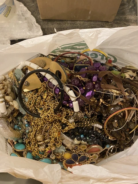 17.4LBS Bulk Lot Assorted Estate Costume Fashion Jewelry Unsearched Resellers!! 17.4LBS Bulk Lot Assorted Estate Costume Fashion Jewelry Unsearched Resellers!!