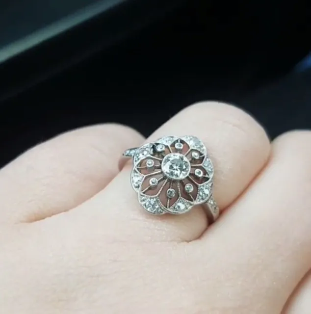 Art Deco Beautiful Designer Wedding Ring 925 Silver 1.07CT Round Cut Moissanite