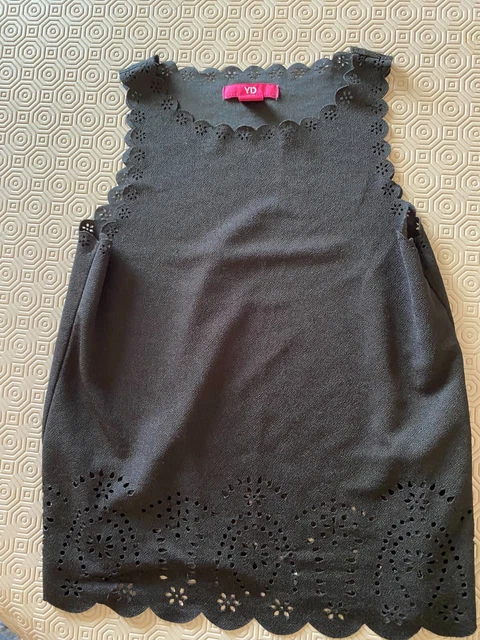Girls Sleeveless Stencil Top From Yd  Age 9-10 Years  Ex Cond