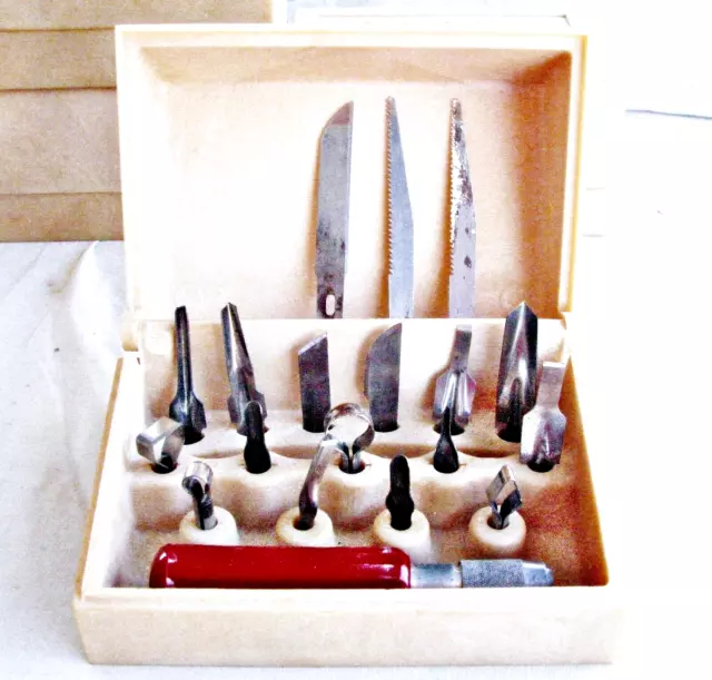 VINTAGE X-ACTO 3 KNIFE & 13 Blades WOOD CARVING SET IN Fitted WOOD