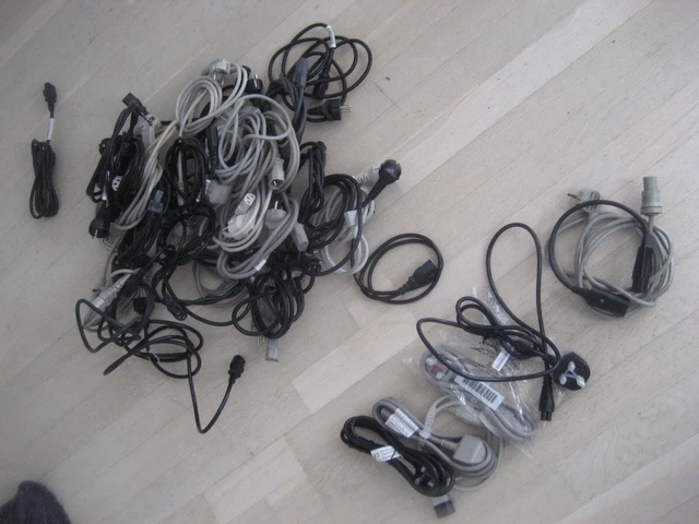 lot de 30 cables d'alimentation et 7 cables d'alimentation divers
