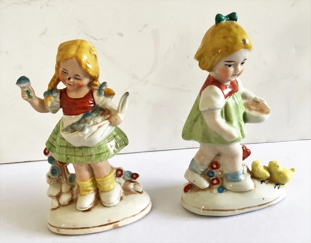 PAIRE DE SUJETS ENFANT en BISCUIT POLYCHROME GERMANY ALLEMAGNE - signé