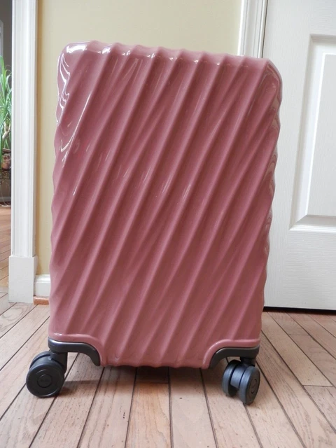 New TUMI 19 DEGREE CONTINENTAL 4 WHEELED CARRY ON LUGGAGE, RETAIL $750 !!! 2