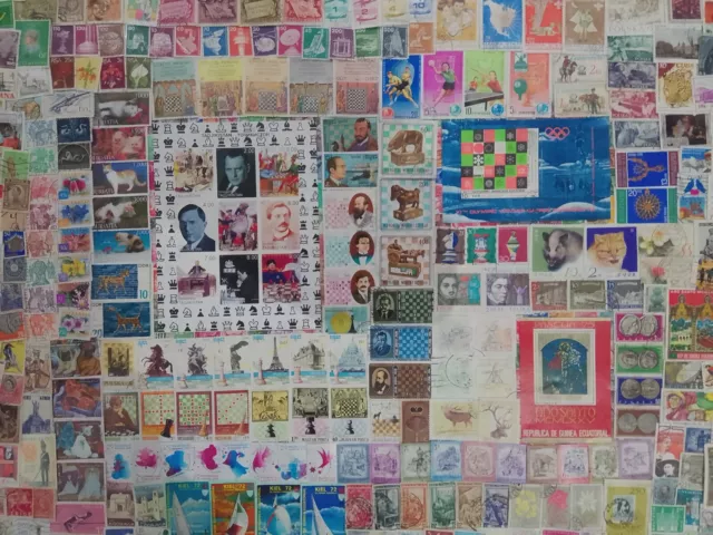 Lot / vrac de 1000 timbres et blocs du monde (photos du lot) (Lot 366)