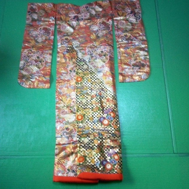 Uchikake Japanese Kimono Bride costume hitting Classic Embroidered