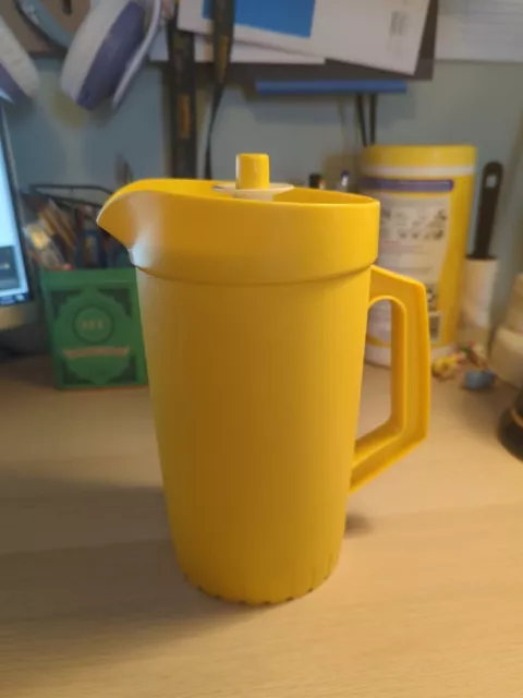 Vintage Tupperware Small Short 1 Qt Pitcher w/ Push Button Lid, Yellow  874-13