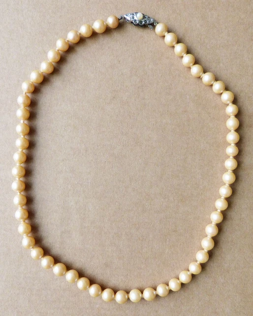 Collier Vintage En Perles Anciennes - Chaîne Pendante Acier - Bijou Années 1950