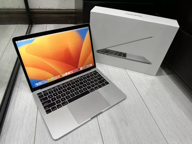 Apple MacBook Pro Retina 13.3" 2017 - 256GB SSD 16GB Ram 3.5GHz Core i7 - Silver