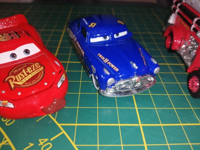 lot de  voitures cars disney pixar  mattel metal  d occasion 3