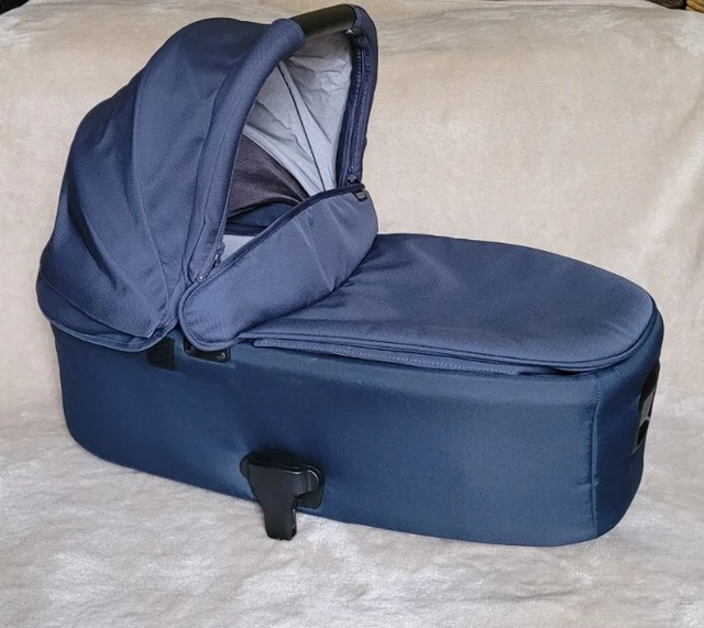 Mamas & Papas Flip XT3 Carrycot Fits XT & XT2 Ocarro in Blue & Grey