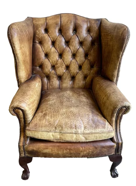 Fauteuil Aile En Cuir. Style Chesterfield. Espagne. Xxe Siècle.