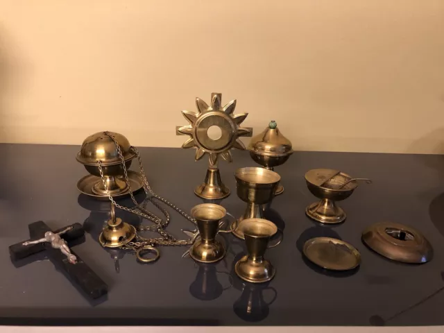 Antike,, Kleine Eucharistie Gefäße in Messing“, aus 60/70 er Jahre Nachlass!