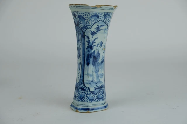 Dutch Delft blue Chinoiserie Vase “De Griekse A” 18th century