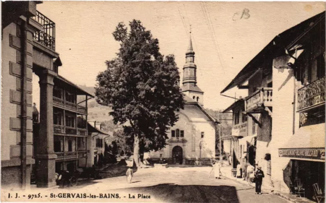 CPA AK St-GERVAIS-les-BAINS - La Place (450160)