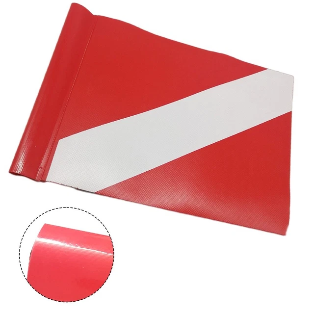 Coussin brodé main Le plongeur - Au Bon Détail