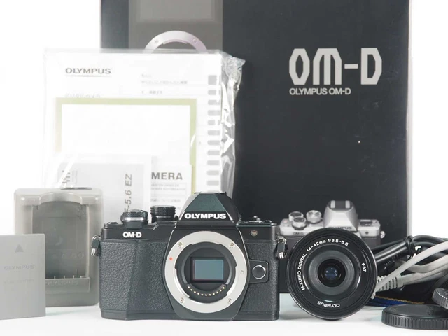 OLYMPUS E-M10Ⅱ 14-42.40-150LENS Olympus E-M10 Mark II Silver 14-42mm 40-150mm 3723 Shots w