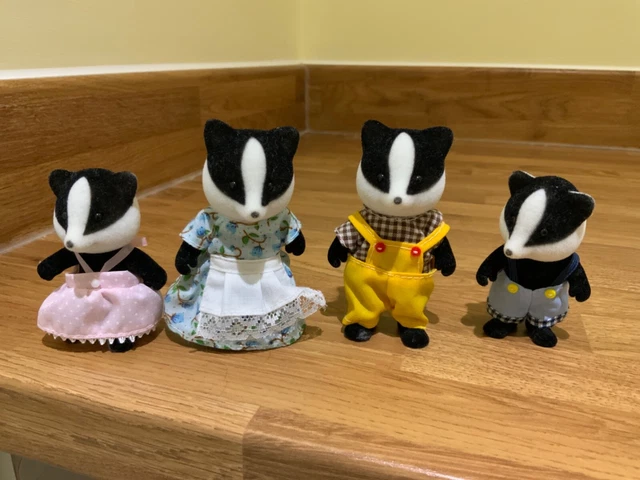 Sylvanian families calico critters beautiful underwood badger  family immaculate