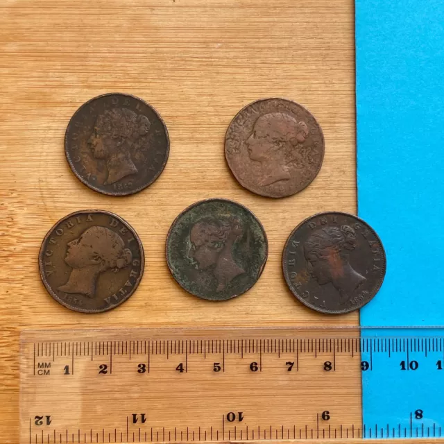 5x Victoria Copper Halfpennies Lower Grades Some Damaged c43g (ref #36)