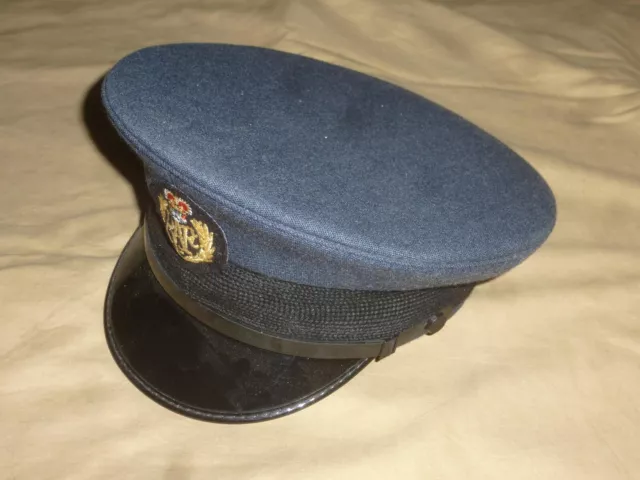 Casquette drap laine bleu troupe Royal Air Force RAF britannique vers 1970