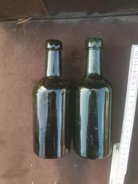 2 Flaschen Antik Blutan Bierflasche