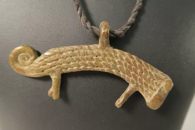 Amulett Guin Gan Schmuckanhänger Chamäleon FC60 Brass Bronzes Pendant Chameleon