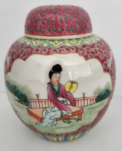 A Chinese Vintage famille rose figure Jar vase Large (61)