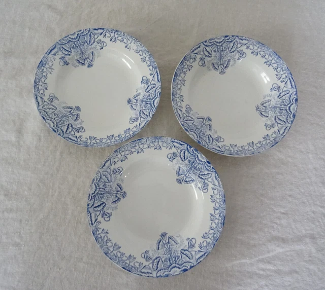3 ASSIETTES  faience ancienne 680323 St Amand les Eaux fleurs bleues