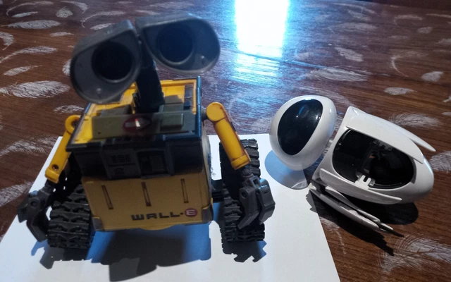 Robots vintage "Wall-e et Eve", Wall-e Interactif à piles, Pas de casse.