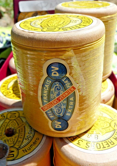 Mercerie ancienne, ancienne bobine bois de lin extra fort "DV" n°24, Jaune
