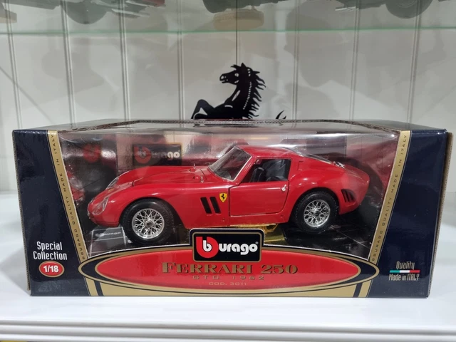 Voiture miniature de Collection, FERRARI 250 GTO (1962) BURAGO Rouge, Ech. 1/18. - Label Emmaüs