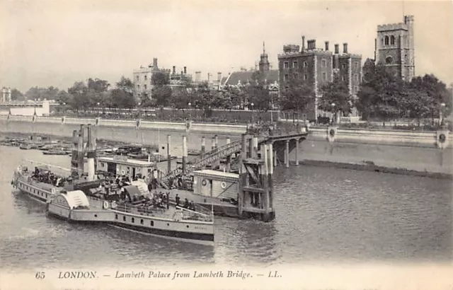 England - LONDON - Lambeth Palace from Lambeth Bridge - L.C.C. Steamer