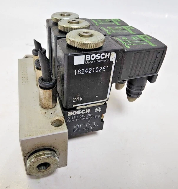 Bosch Pneumatic Directional Conrol Valve Bank 24 Vdc W/ Murr Valve Plugs