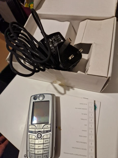 Motorola C975 Argenté - Téléphone Portable Collector - Neuf (ouvert) - Rare