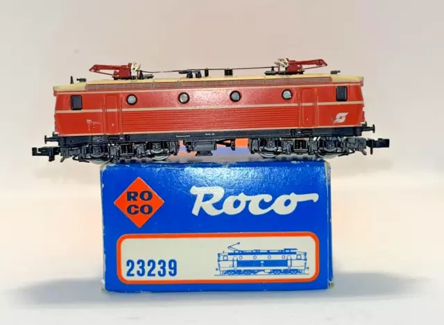 Roco N Scale DB Starter Set Steam Tank Locomotive, Cars, and Transformer (23200)