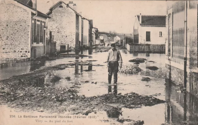 CPA 94 VITRY Au pied du Fort La Banlieue Parisienne Inondée (Fevrier 1910)