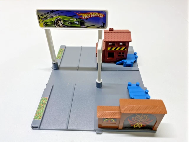 Mattel Hot Wheels Mega City 2007 Play set piece, single block set Blue Boat Dock
