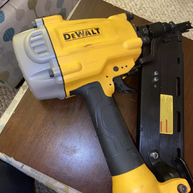 Dewalt DWF83WW 28 Degree 2 To 3-1/4” Wire Weld Framing Nailer