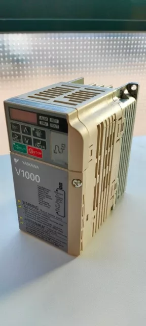 Frequenzumrichter V1000 1-phasig 750W Yaskawa VCBA0003BAA Omron VZAB0P4BAA   D