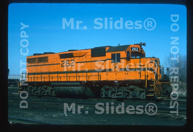 Original Slide MEC Maine Central Nice Roster of GP38 262 S.Portland ME 1975