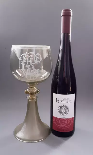 Ein sehr großes antikes, original Gründerzeit Weinglas um 1880 " Uranglas"