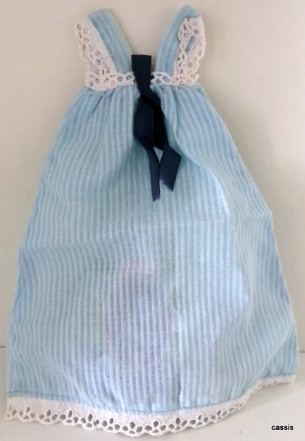 Tenue  Féminité  1980 pour poupée Cathie Bella , chemise de nuit