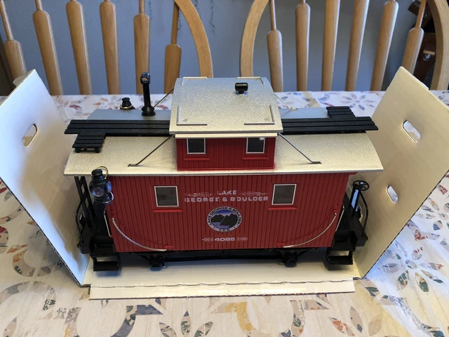LGB LAKE GEORGE & Boulder (red) Caboose W/Lit American Marker Lanterns