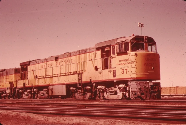 UP Union Pacific GE U50 Ektachrome original Kodak Slide