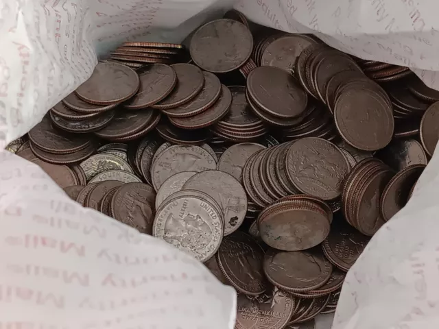 400 Coins, Bulk Bag ($100) Normal Regular Quarters. Real Mixed US Circulated