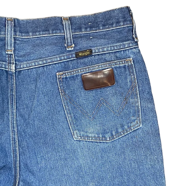 VTG Wrangler Men's Blue Jeans No Fault Reg Fit Boot 945DEN - 38 X 33 tag (35 32)