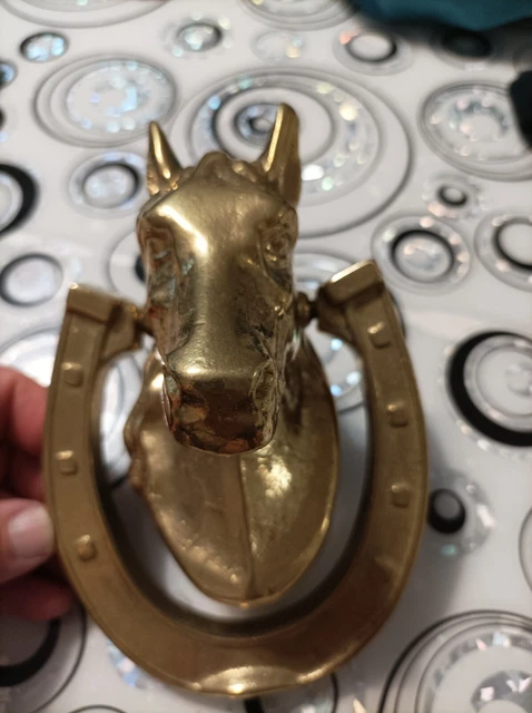 Heurtoir marteau de porte tête de cheval. Heurtoir réalisé en Laiton massif avec