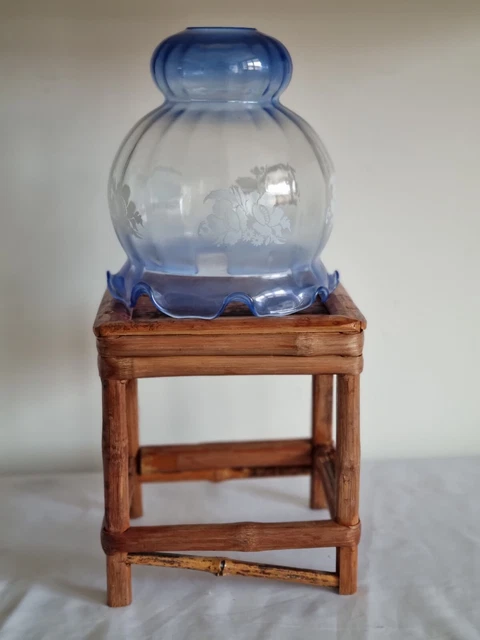ANCIEN VASE OPALINE DE FOIRE BLEU COLLERETTE
