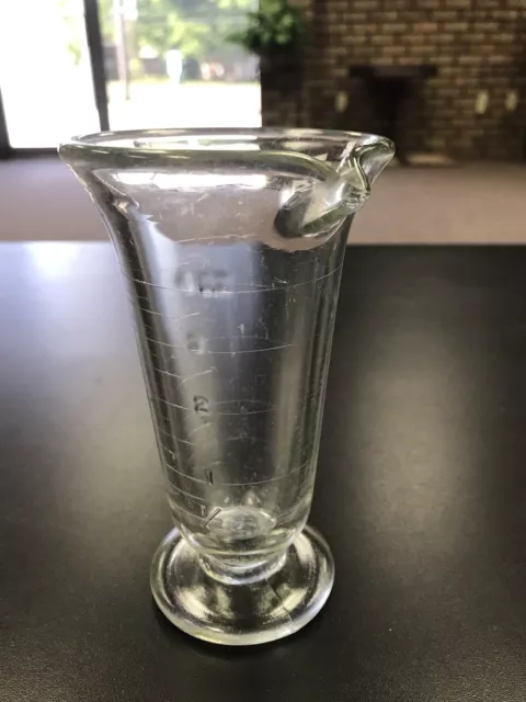 https://www.picclickimg.com/QdEAAOSwiapkUnkb/Antique-Lab-Measuring-Beaker-Etched-Glass-Science-4.webp