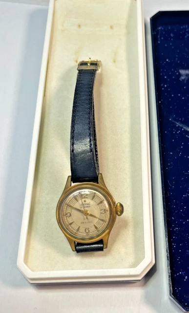 Montre Mécanique Ancienne Femme Radax - Acier, Remontage Manuel, Verre Rayé Mais Fonctionne